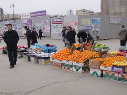 Bakıda küçə ticarəti niyə yığışdırılmır?